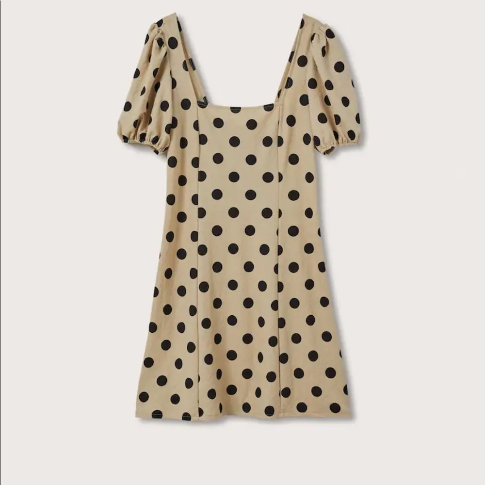 Flowy puffed-sleeve dress